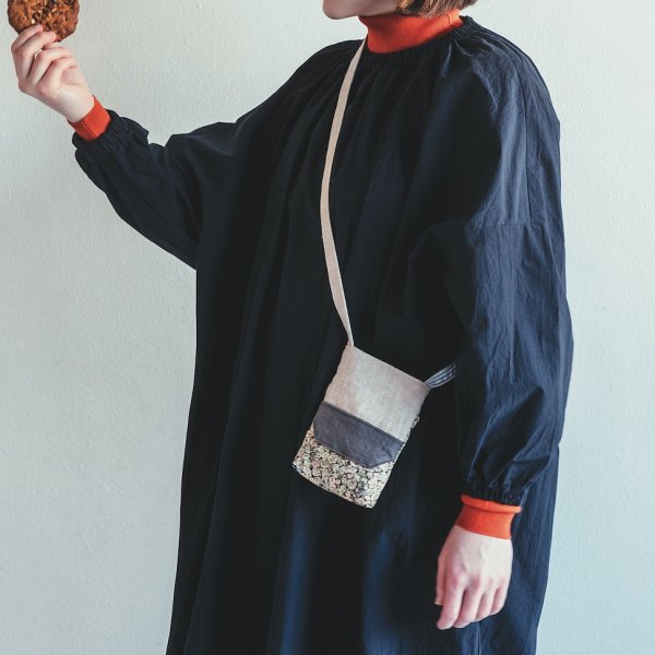 画像2: 6カード入れ付きスマホポシェット(仕様書なし)  (2)